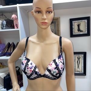 Victoria's Secret Very Sexy Push-Up Pigeonnant Floral Mesh  Padded Bra Size 32DD
